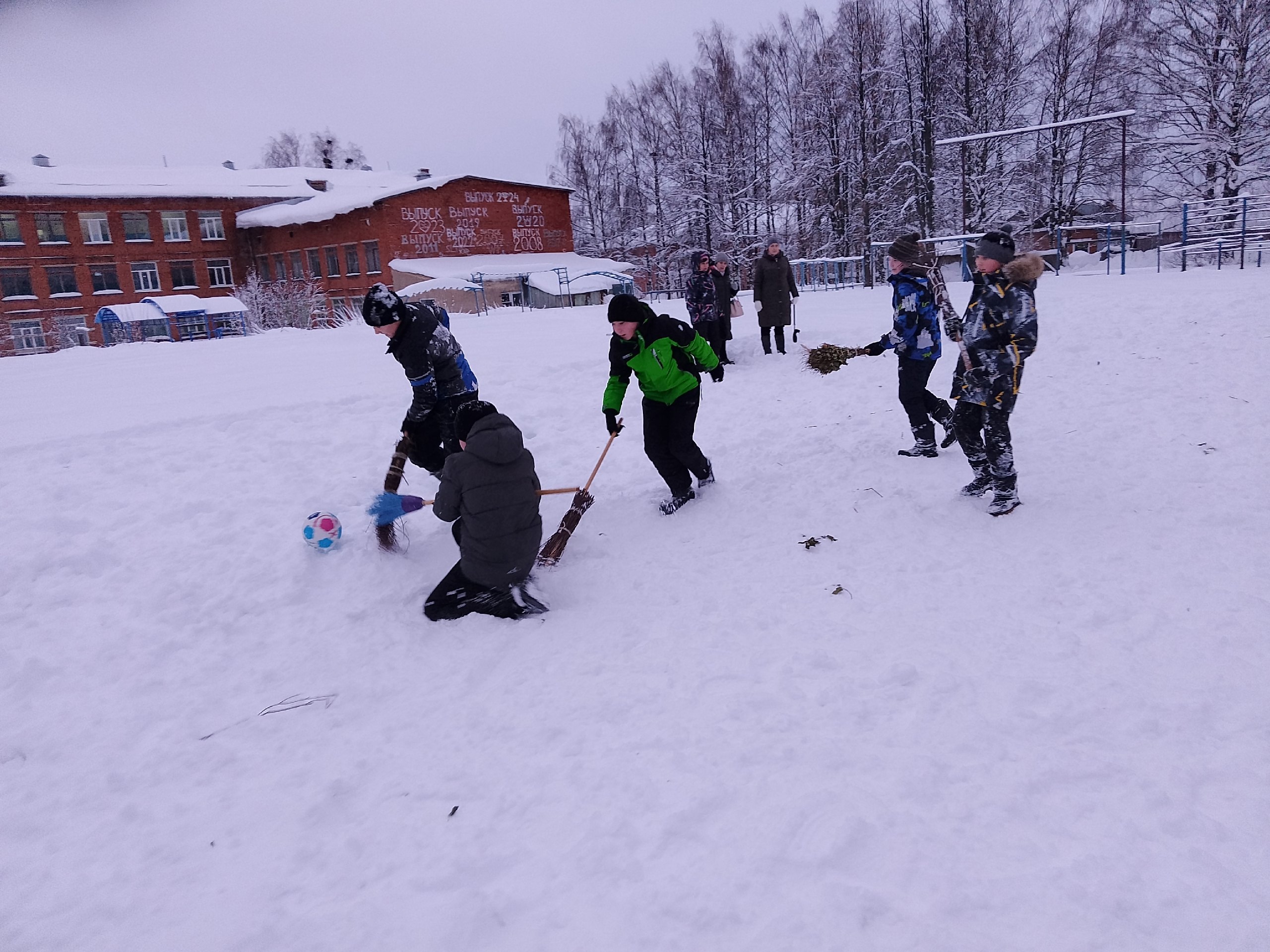 Чужонбол.